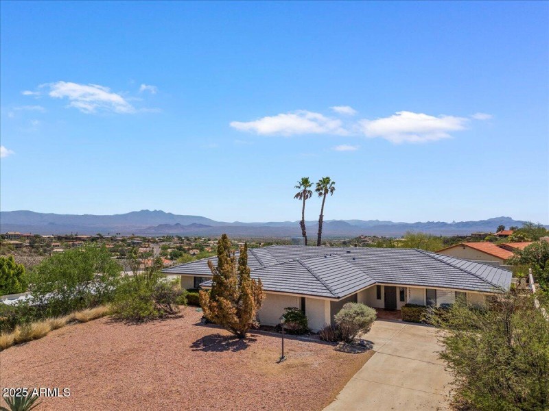 04-Aerial front of home