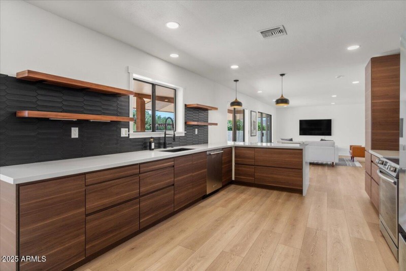 22-Kitchen