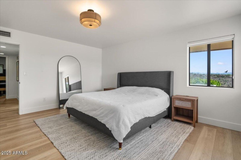 28-Primary bedroom