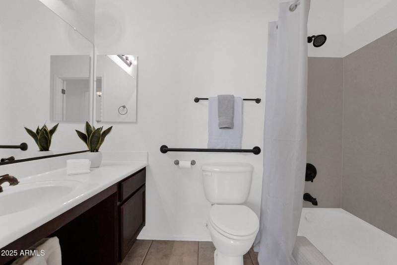 2nd hall bath