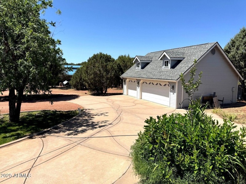3 car Garage