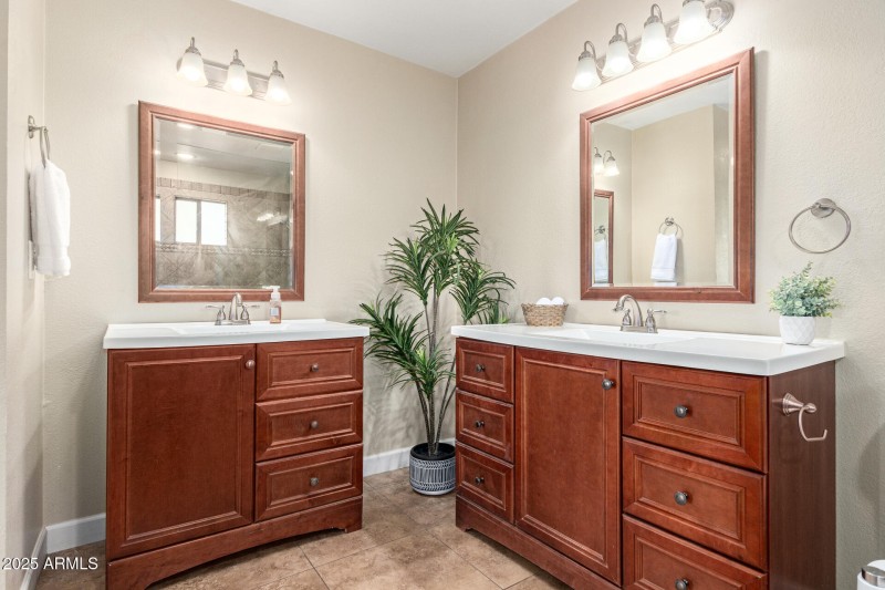 Dual Vanity