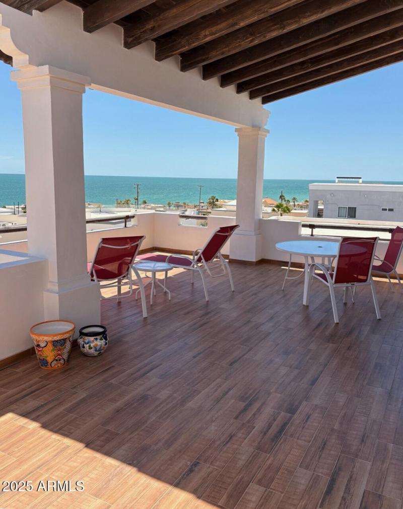 Las Conchas Patio #2