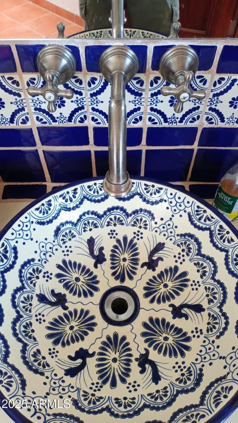 Las Conchas Powder Room Sink