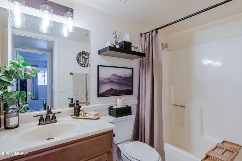 18GuestBathroom