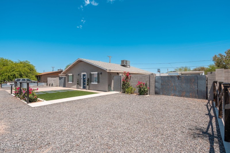 11450 E Elton Ave - 04