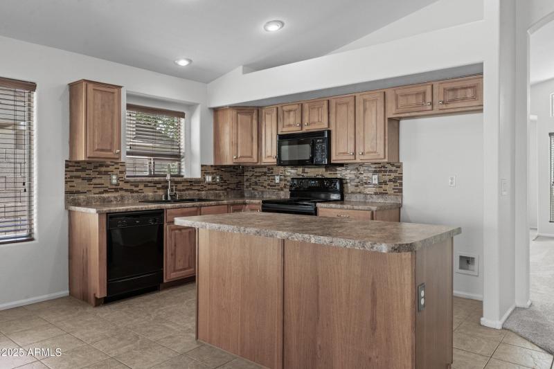 Kitchen with large island