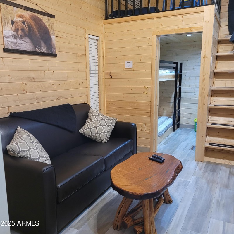RR_10_livingroom_sofa_2025