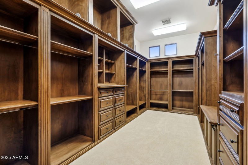 Primary Dual Closets