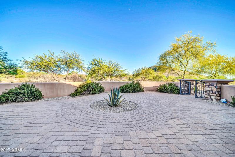 8024 E Lone Mountain Rd-7