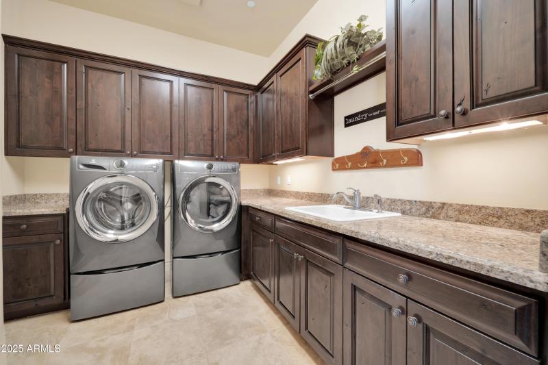 8024 E Lone Mountain Rd-56