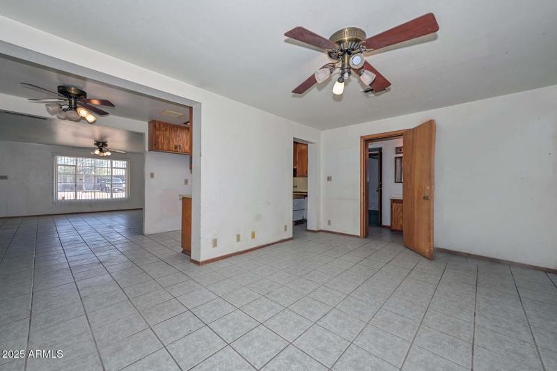 Family Room-Breakfast Room