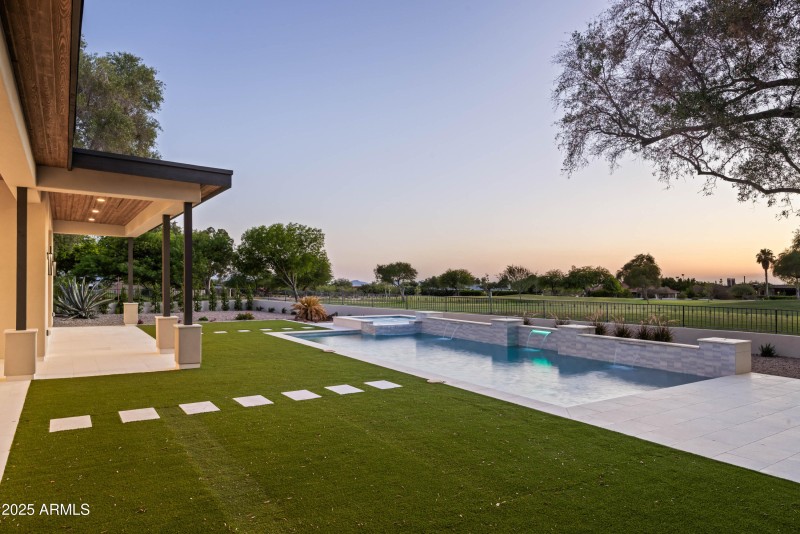 23002 N. Country Club Trail-53