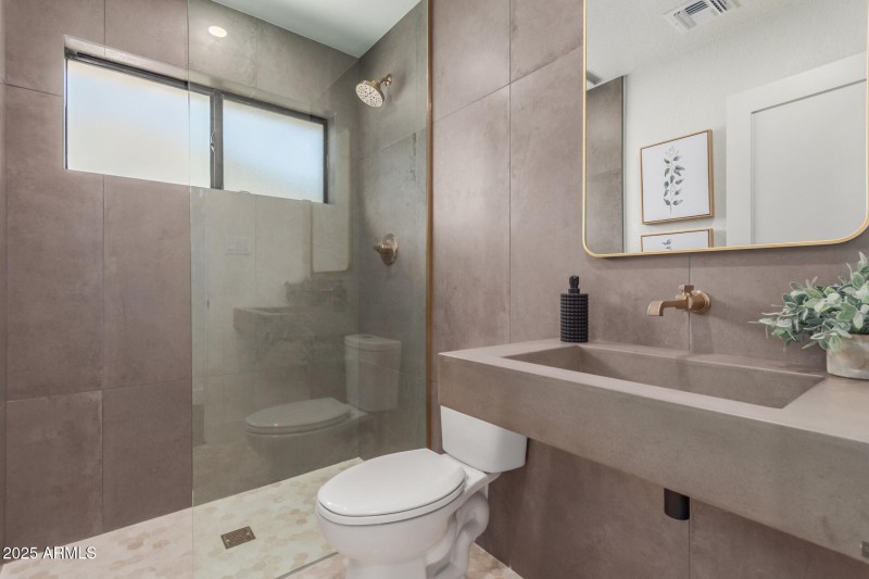 2nd bathroom