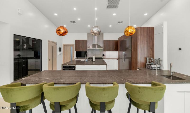 3420 E Oregon Ave-large-014-011-3420 E O