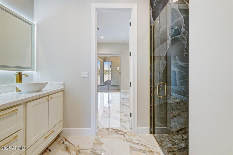 32-Jack & Jill Bath II