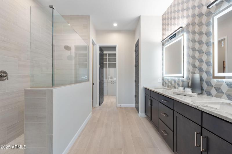 29-web-or-mls-21315-n-59th-ter