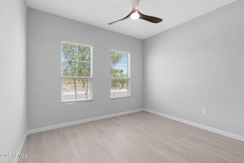 37-web-or-mls-21315-n-59th-ter