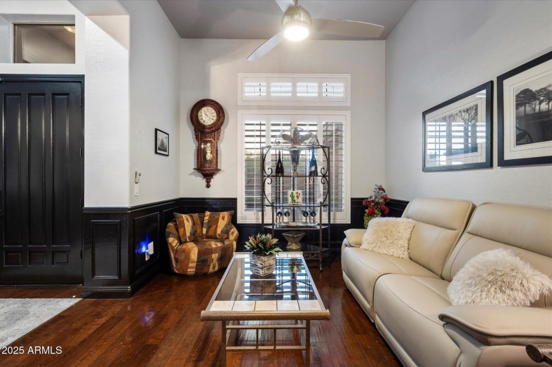 Breakfast Nook - Front Door