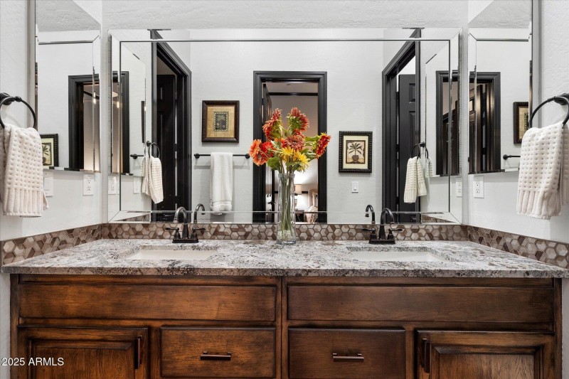 Dual Sinks