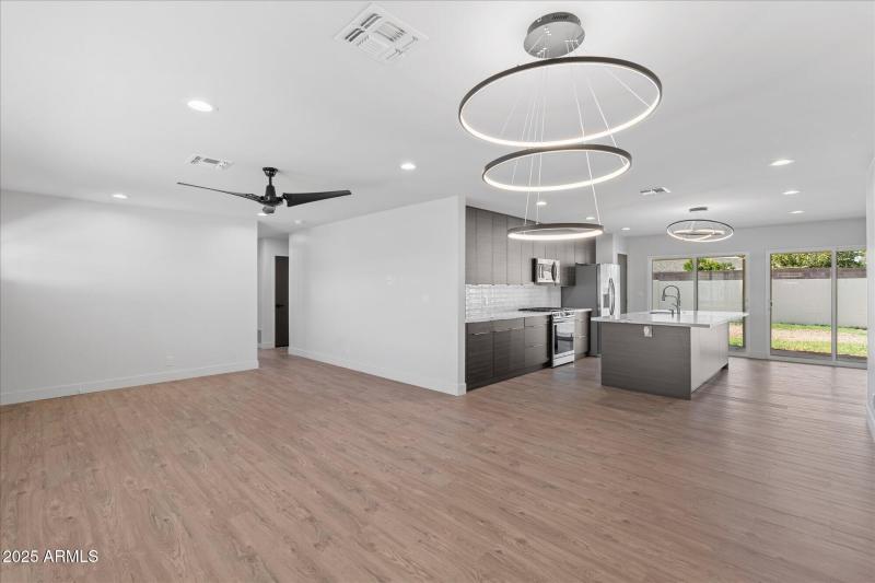 07-Living & Dining Room