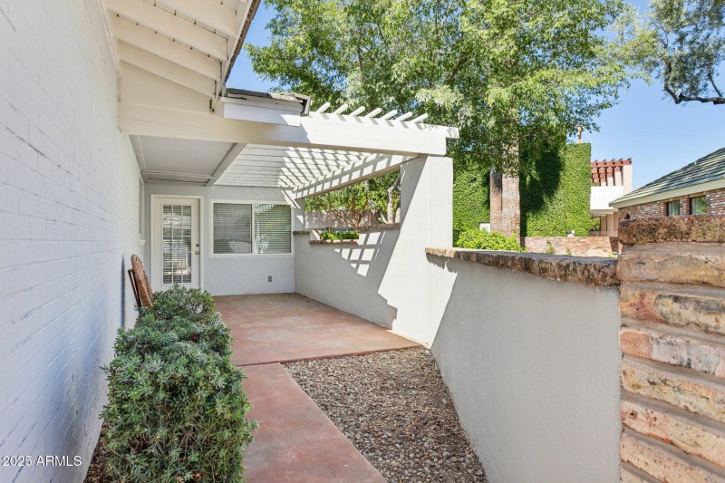 Covered patio off bonus room
