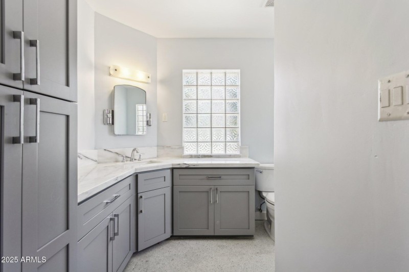 Ensuite bath for bedroom #3