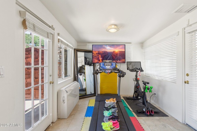 Bonus/multi-purpose room