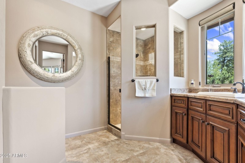 Ensuite Bathroom 3 Upstairs