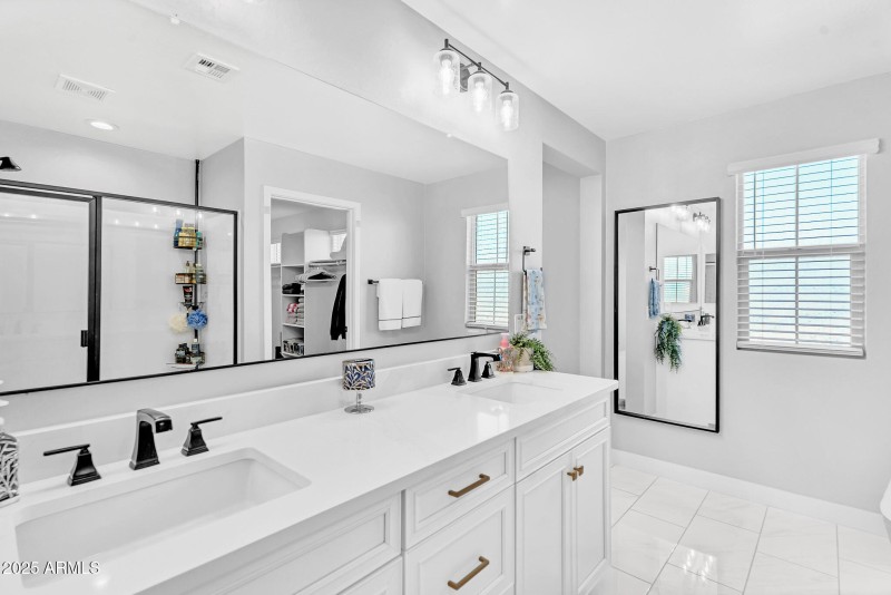 22484 E Twilight Primary Bath