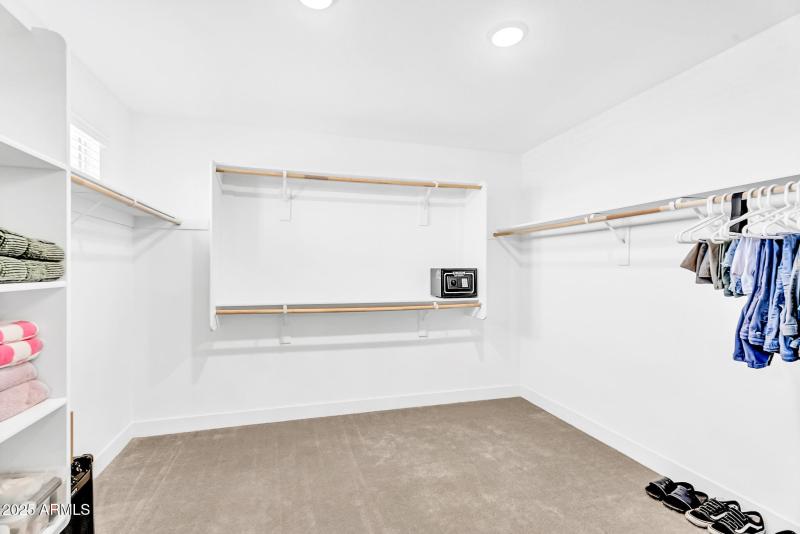 22484 E Twilight Primary Closet