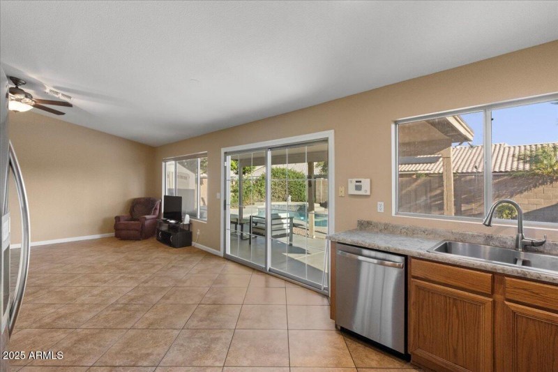16-Kitchen