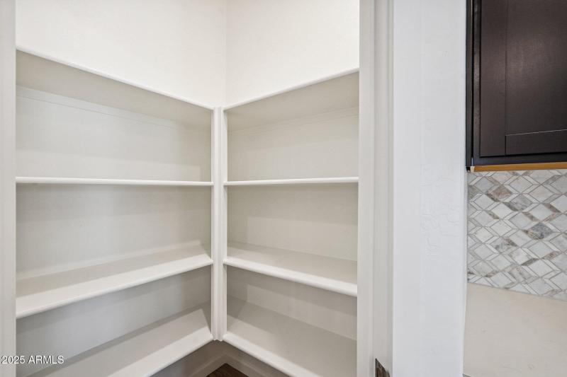 19-web-or-mls-La Senda Dr W-S2706-015