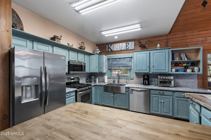 015_28216 N 148th St