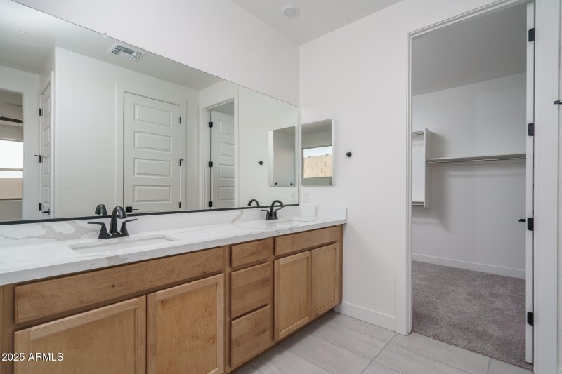 9) PRIMARY BATH