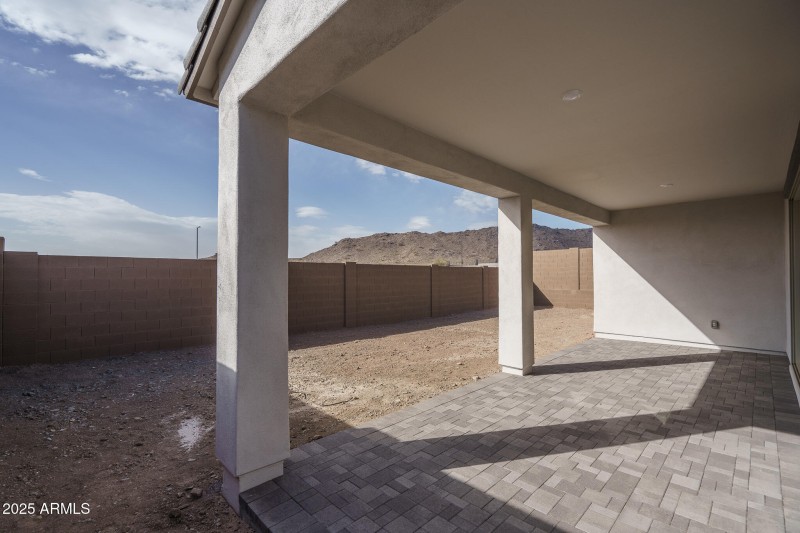 19) BACK PATIO