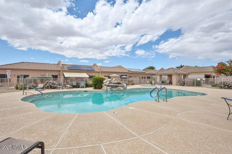 villaspool1