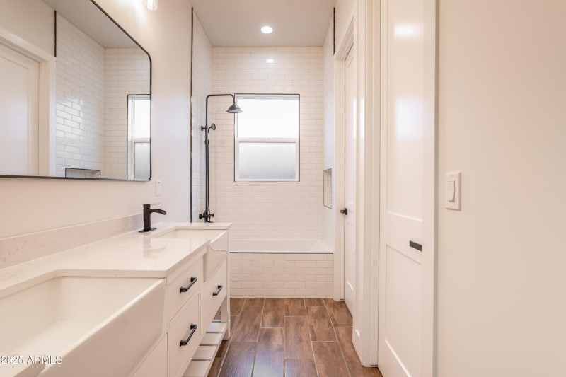 Master Bathroom (1)