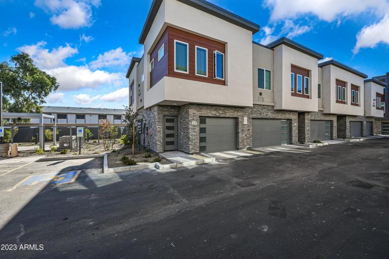 11-1027W5S-TFA-Community-ocupix