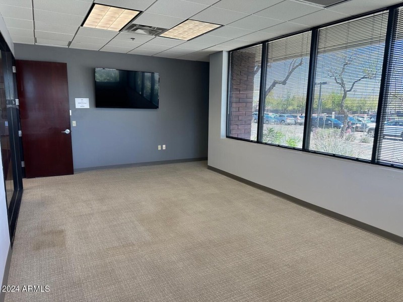 Suite B - Corner Office