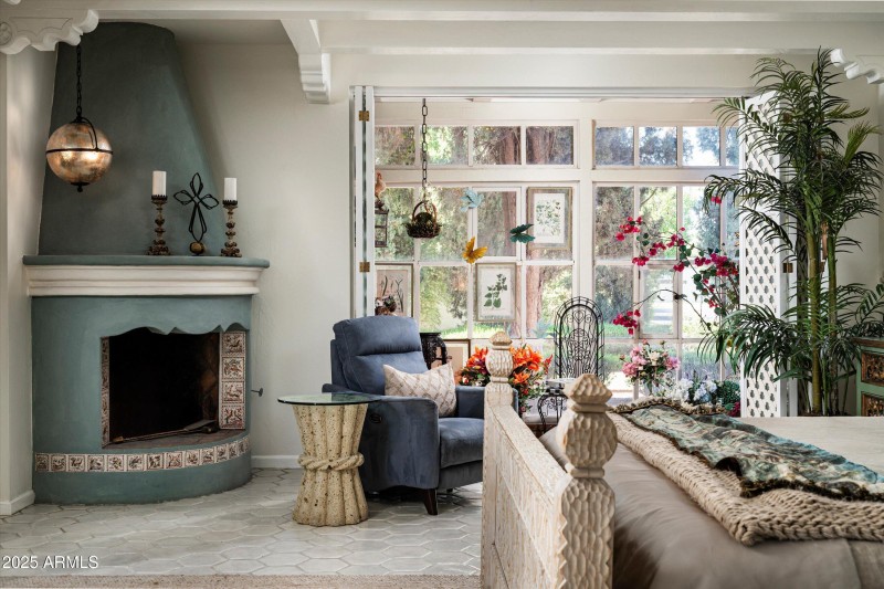 Primary sitting area