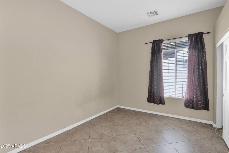 26-web-or-mls-P1235136