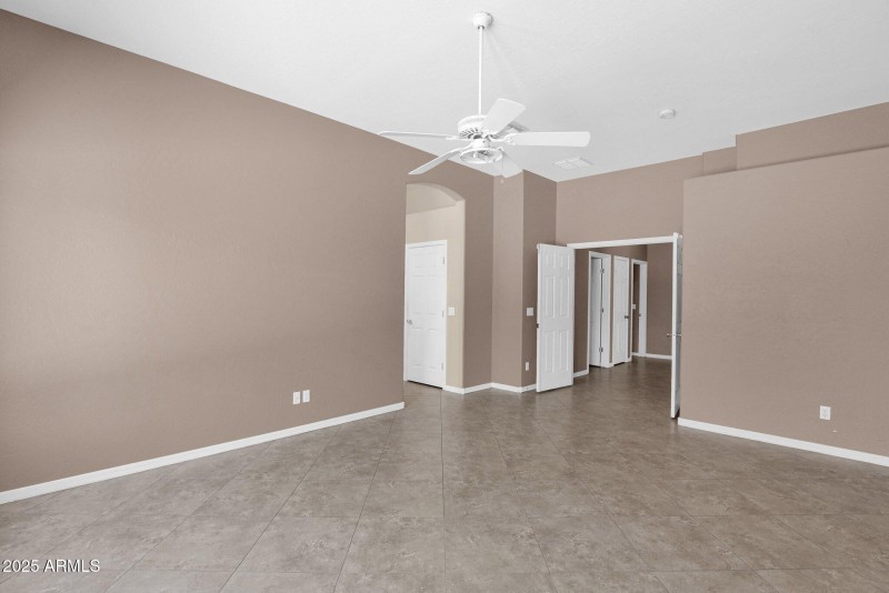 27-web-or-mls-P1235305