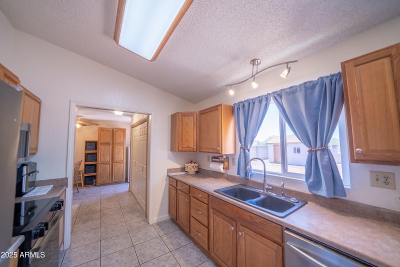 32-DSC04070-HDR