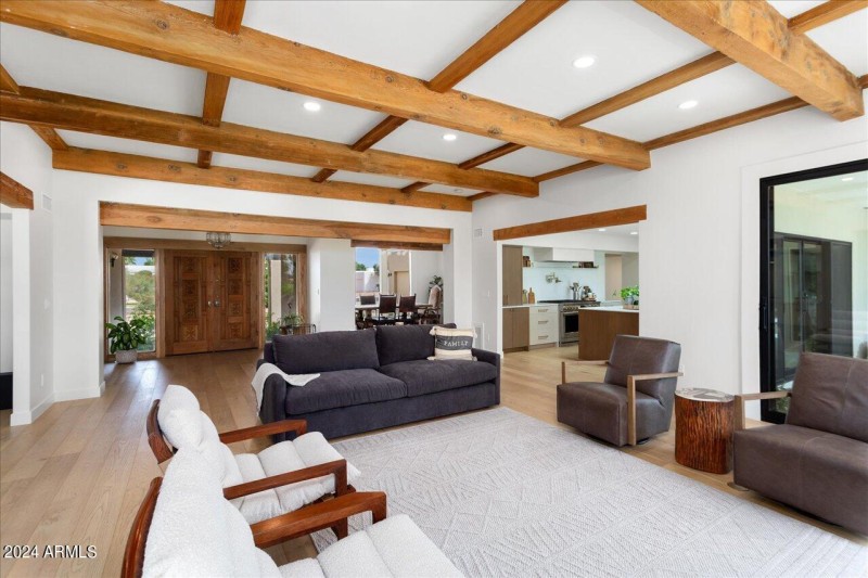 10-1141 N Oro Vista