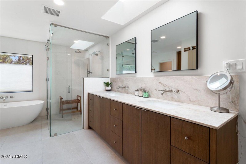 24-1141 N Oro Vista
