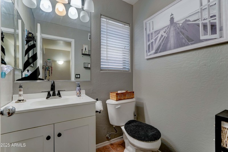 25519 W Crown King Rd-17