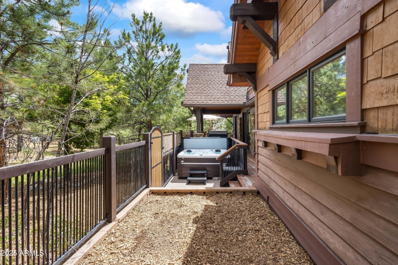 Exterior (1 of 11)