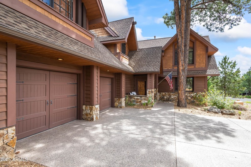 Exterior (10 of 11)