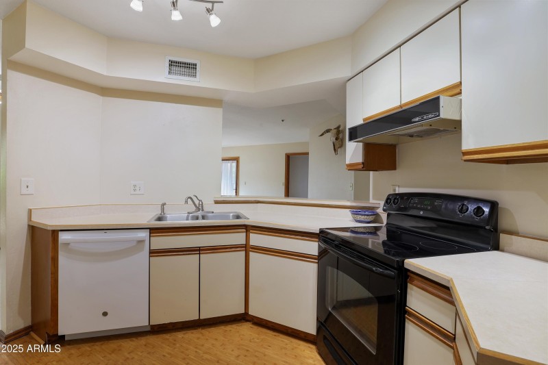 Kitchen (2)